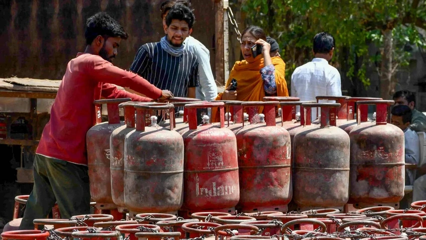 Centre doubles 5-kg LPG for migrant workers to boost daily supply