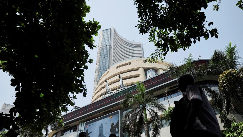 Market Comeback: Sensex Recovers 790 Points as Oil Prices Dip!