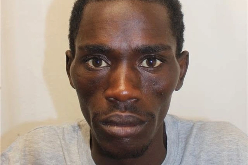Manhunt Underway: Dangerous Prisoner Escapes Hospital in Manchester! 🚨
