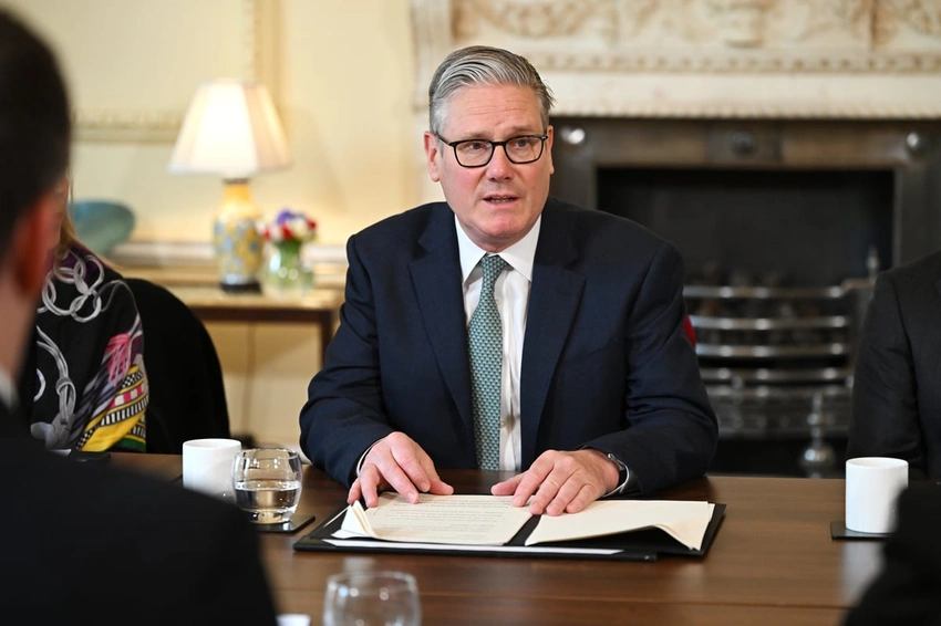 UK PM Pushes for Social Media Curbs to Protect Children