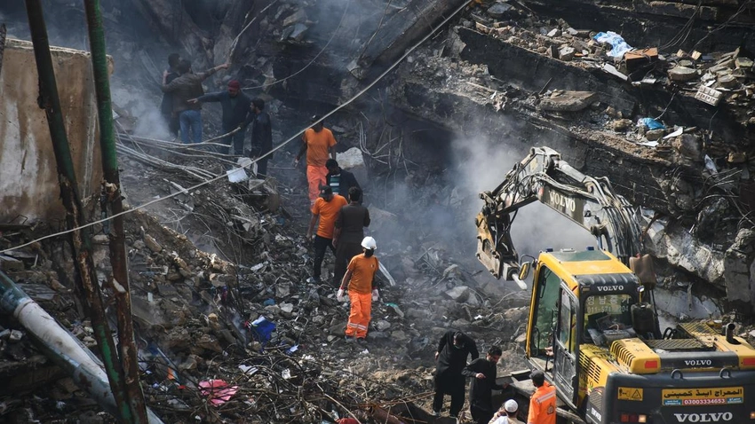 Karachi Mall Fire Claims 30 Lives, 73 Missing as Rescue Continues