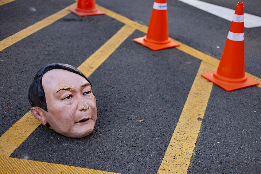 Prosecutors Seek Death Penalty for S. Korea Ex-President Over Martial Law Attempt