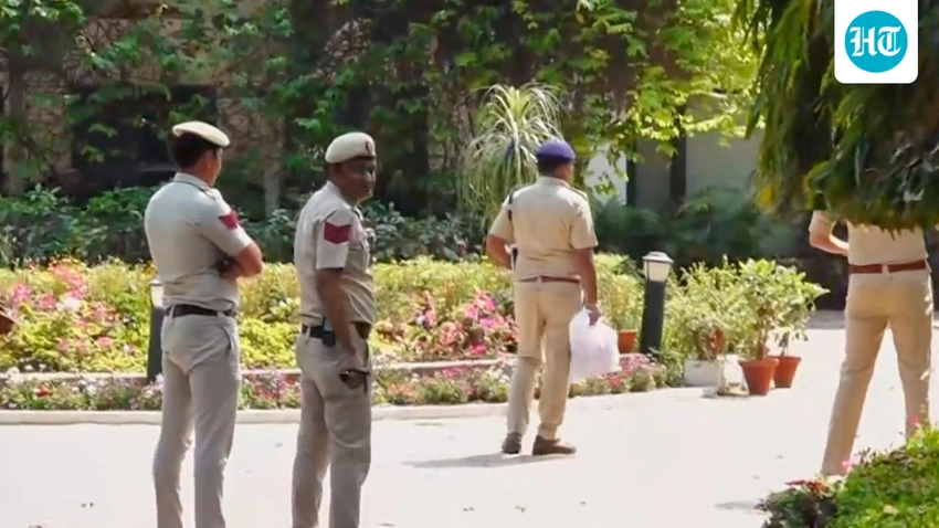 Delhi Police vs Gangsters: 2 Hitmen Nabbed After Intense Shootout!