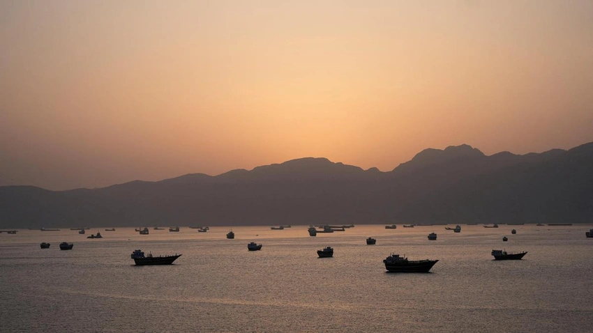 UN Halts Hormuz Ship Evacuations After Vessel Struck; Global Shipping Alert!