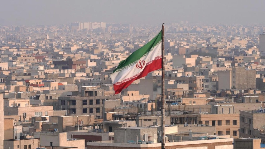 Explosion rocks Bandar Abbas building in Iran; casualties reported