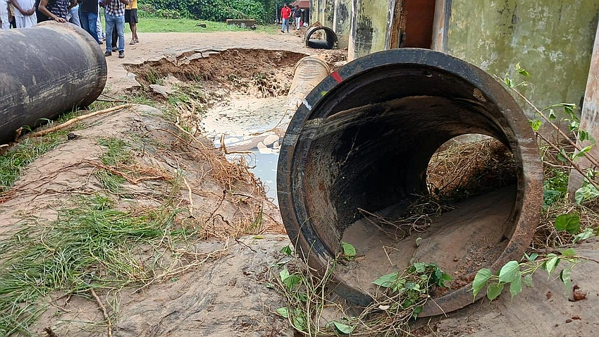 Kochi Water Crisis: Thammanam Tank Bursts, Homes Flooded