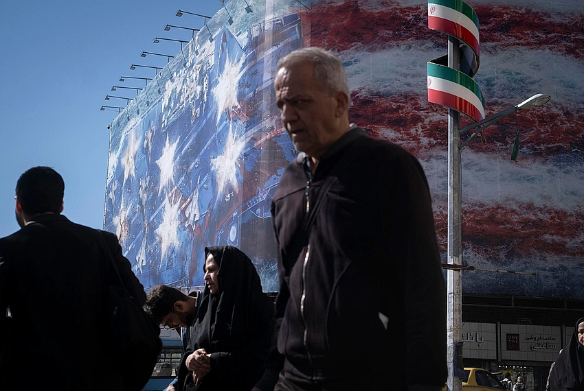 Oil Rises Over 2% as US-Iran Talks Extend, Markets Brace for Disruption