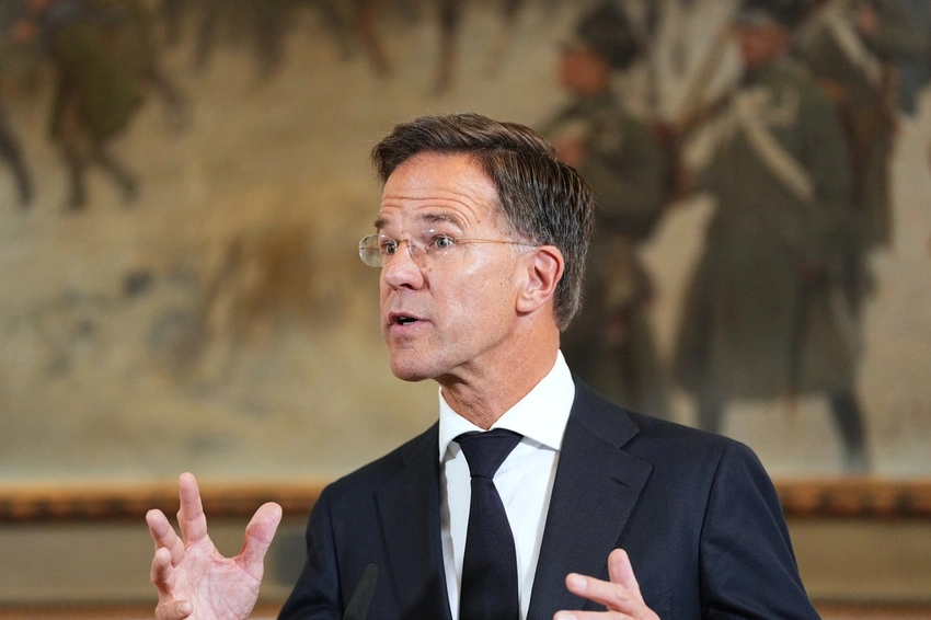 German Chancellor Merz Makes Surprise Kyiv Visit Amidst Russian Threats