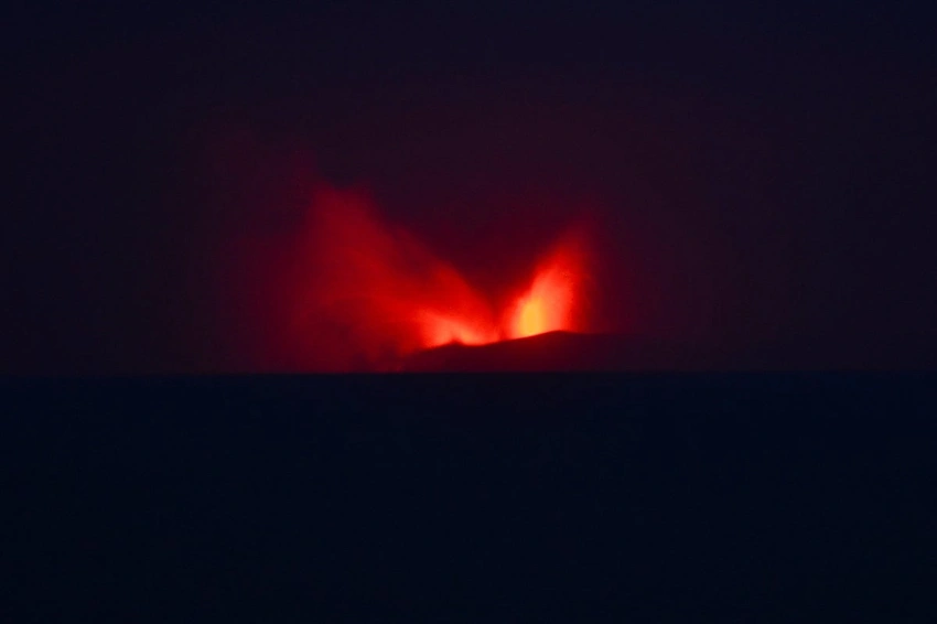 Volcano Chaos! 🌋 Anak Krakatau Eruption Grounds Flights, Strands Thousands in Indonesia