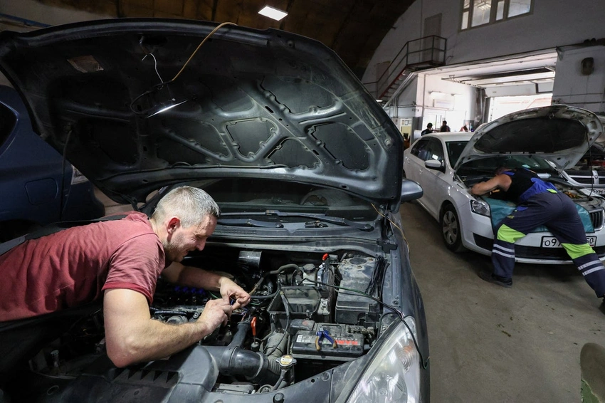 Russian Fuel Crisis: Drivers Switch to LPG Amid Soaring Prices & Shortages