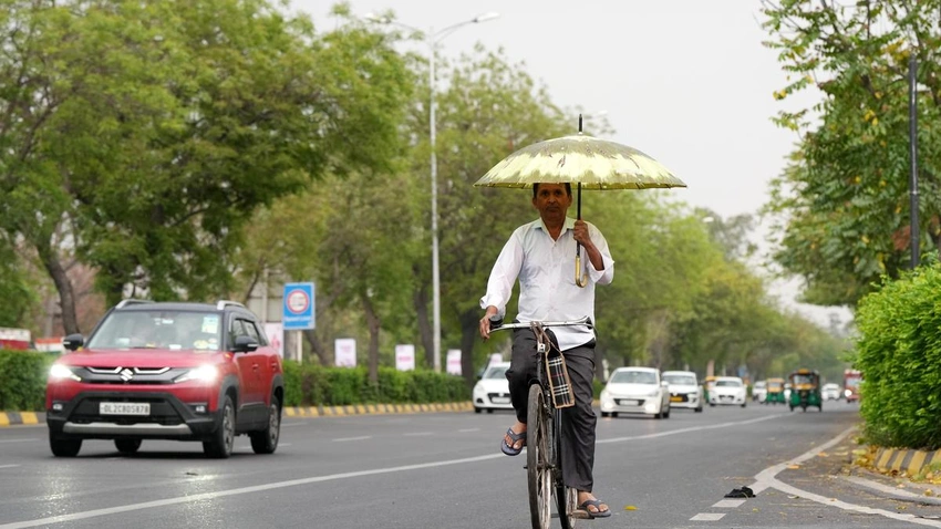 Delhi wakes to rain and thunder as March becomes wettest in 3 years