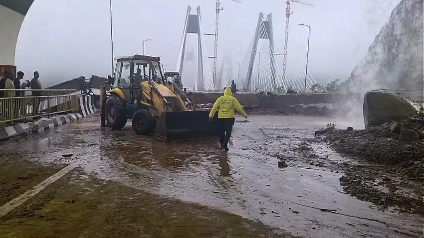 Mumbai & Pune Monsoon Fury: Floods, Landslides Shut Roads, Claim Lives