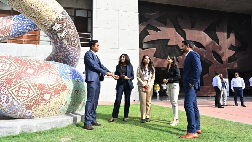 Ivy League Out, IIMs In? Young Profs Fuel India's Academic 'Ghar Wapsi'!
