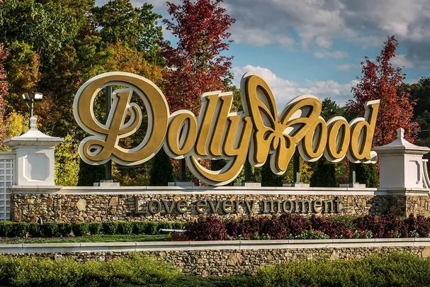Dollywood Stays Open After Dolly Parton's Death: "The Show Must Go On!"