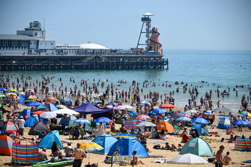 UK Sizzles as May Heat Records Shatter: Temps to Hit 36C Today