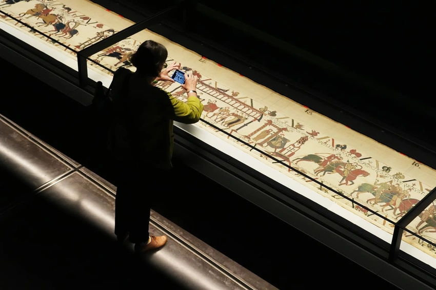 Bayeux Tapestry Thrills London: Iconic Art Opens Amidst Controversy & Sold-Out Tickets!