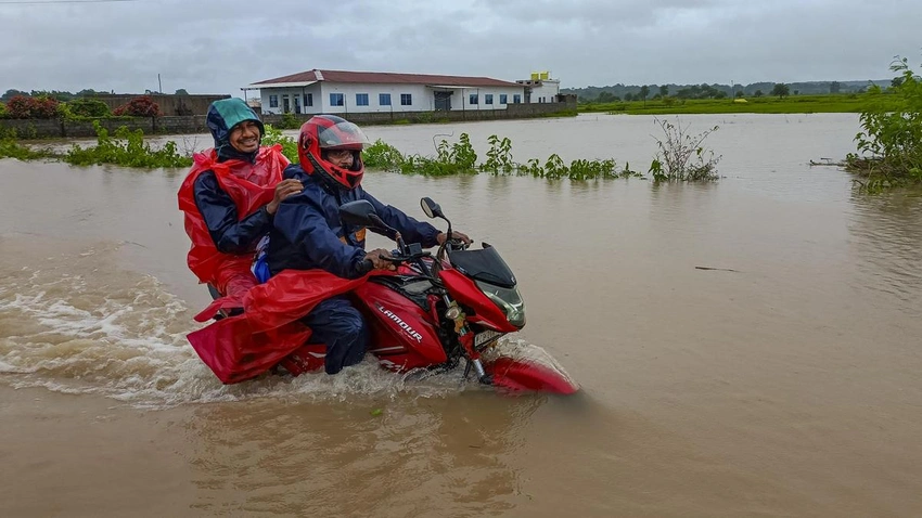 Chhattisgarh on Alert: Schools Closed as Heavy Rains Bring Flood-Like Conditions