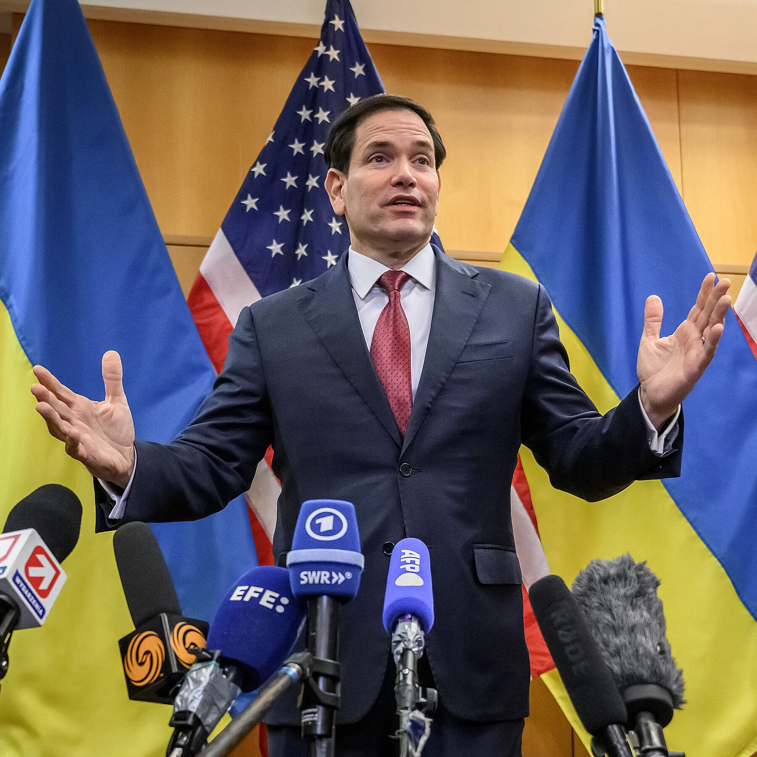 Ukraine, US weigh path to peace in Florida talks with Kyiv delegation