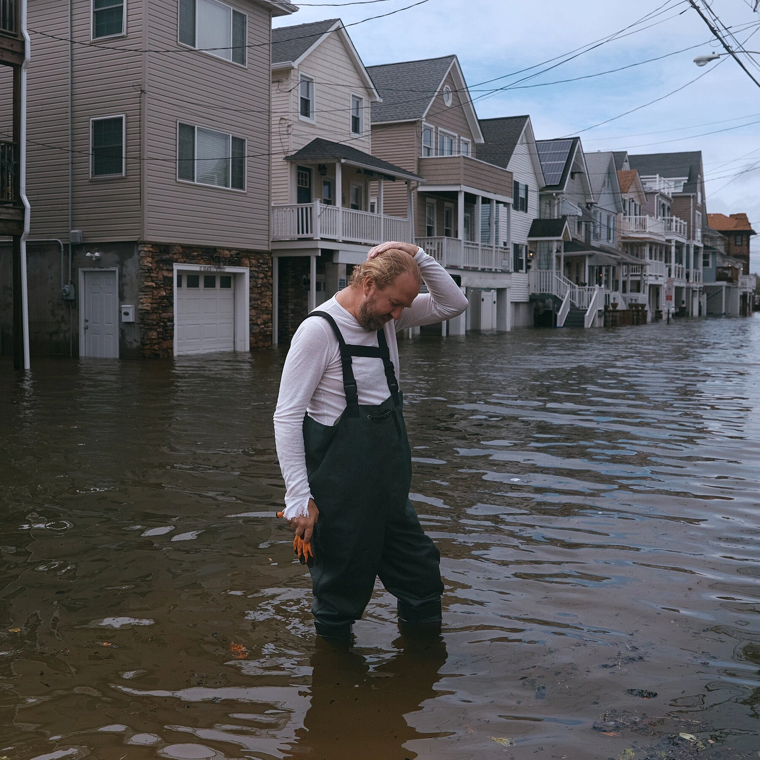 Northeast Battered: Deadly Nor'easter Unleashes Floods, Blackouts