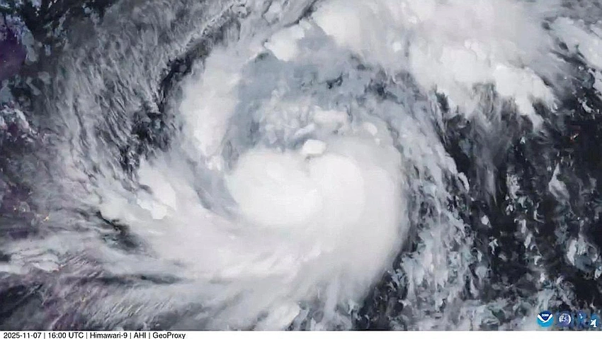 Philippines Braces as Fung-wong Intensifies into Super Typhoon