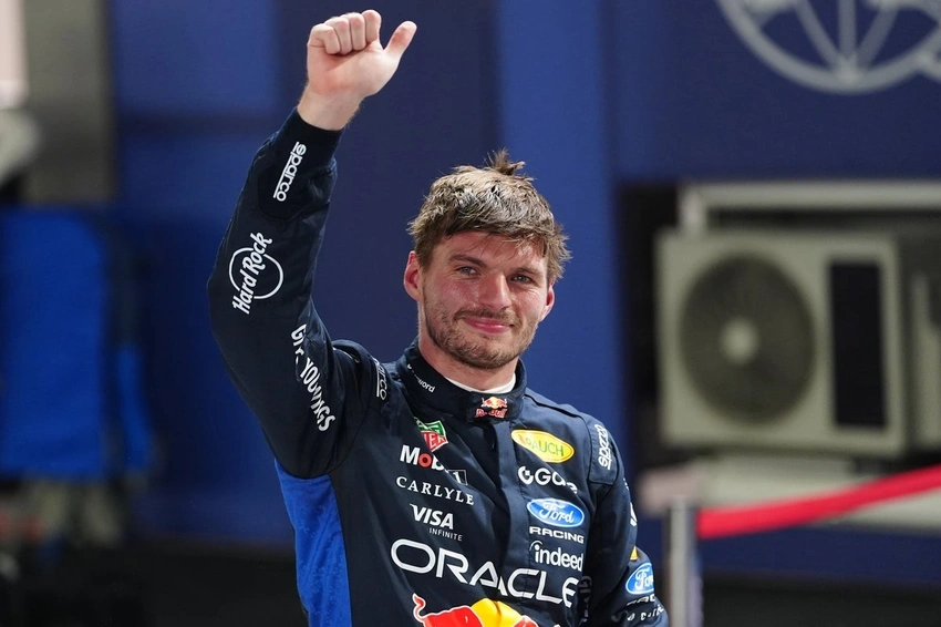 Verstappen Dominates Singapore GP with Pole & Sprint Win; Russell's Weekend Crumbles!