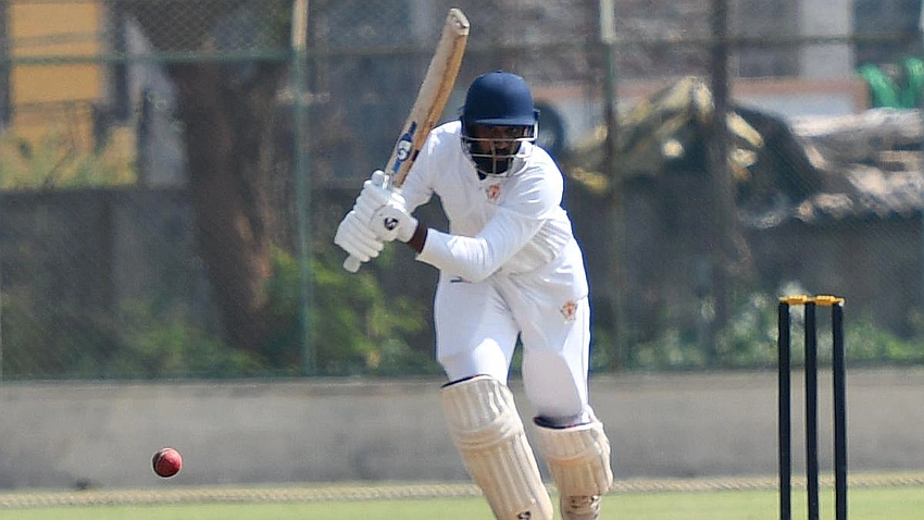 Smaran’s Regal 227 Keeps Karnataka in Command in Ranji Trophy