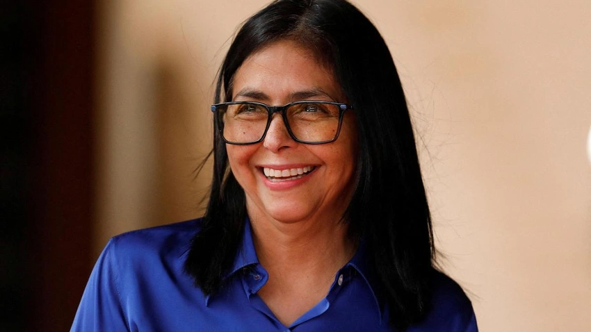 Venezuela's interim president calls for peace through talks with opposition