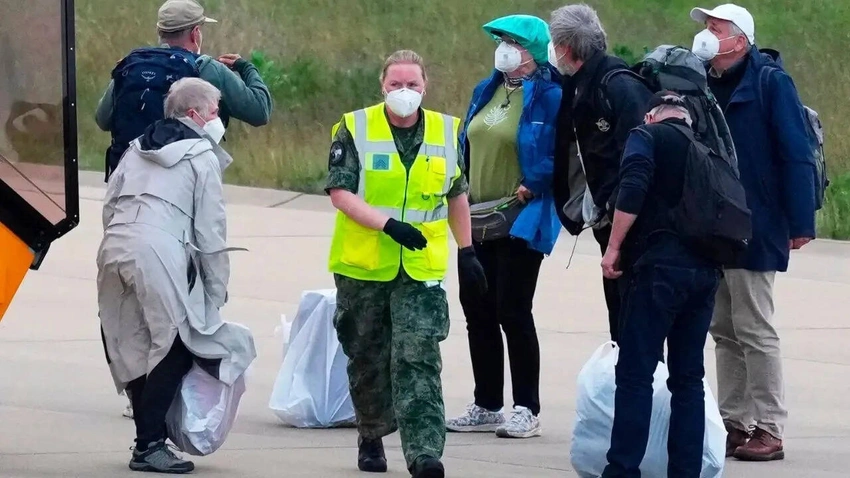 Six Passengers From Hantavirus-Hit Cruise Arrive in Australia for 3-Week Quarantine