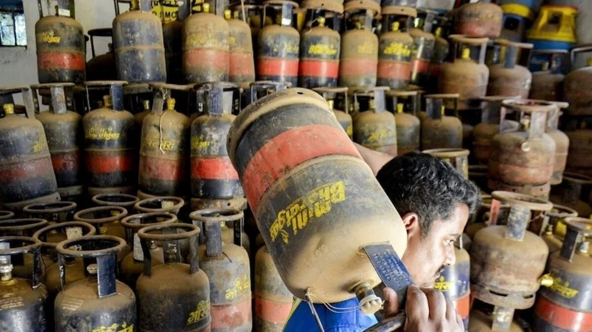 Govt weighs ₹4-5/litre petrol, diesel hike; LPG may rise too