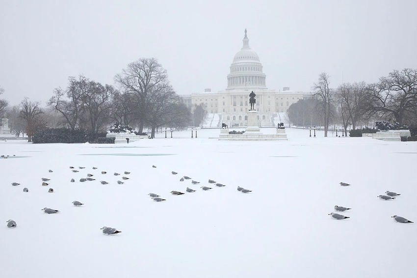 Winter Storm Cancels Thousands of U.S. Flights, Knocks Out Power