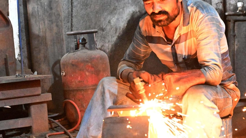 Jubilant FoodWorks faces LPG shortages as West Asia crisis bites stores