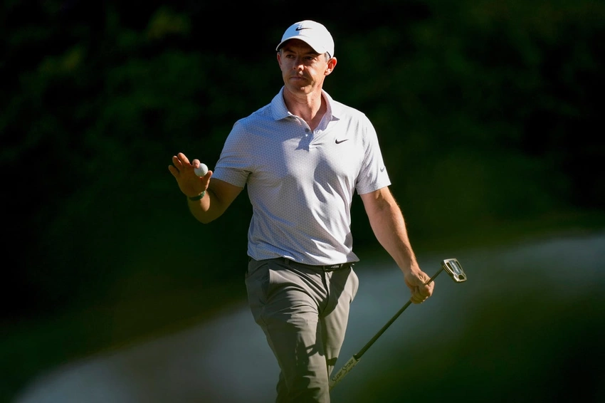 Rory McIlroy heads into Masters Sunday tied for the lead at Augusta