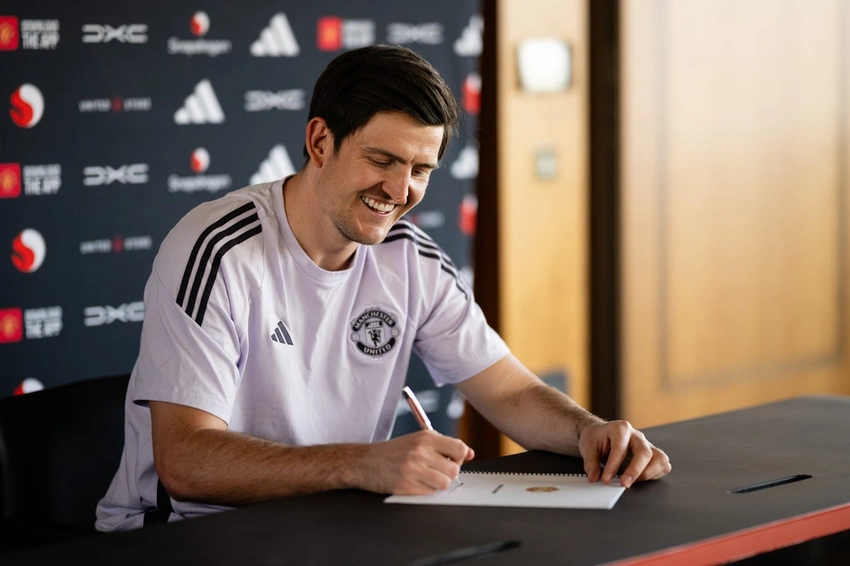Maguire Signs One-Year Contract Extension with Manchester United