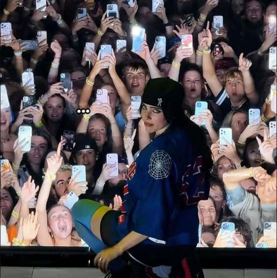 Stop Shaming Fans: Why Filming Concerts Is Actually A Form Of Love