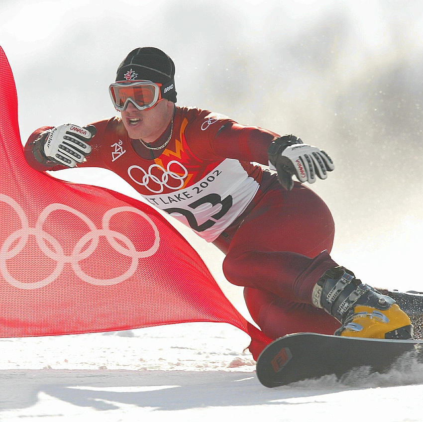 FBI hunts ex-Olympic snowboarder in murder-for-drug ring case