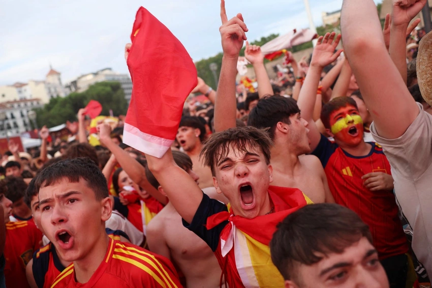 Spain Stuns France 2-0! Oyarzabal & Porro Send La Roja to World Cup Final!