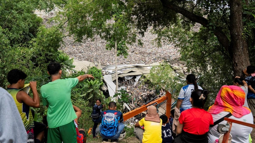Deadly Cebu landfill collapse buries sanitation workers