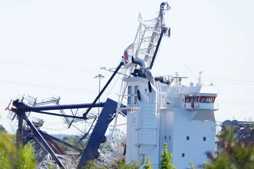 Port of Tyne Incident: Ship & Crane Collision Hospitalizes One!