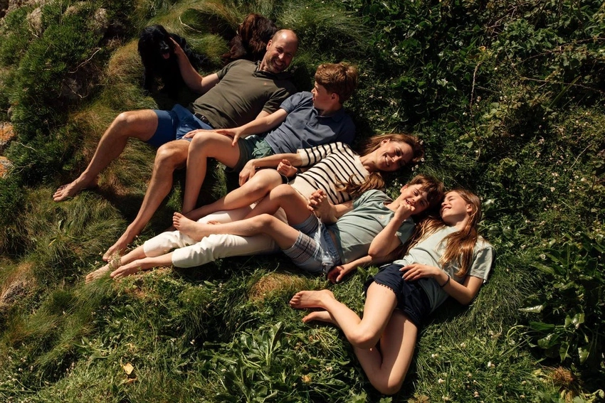 William and Kate unveil new family photo for 15th wedding anniversary