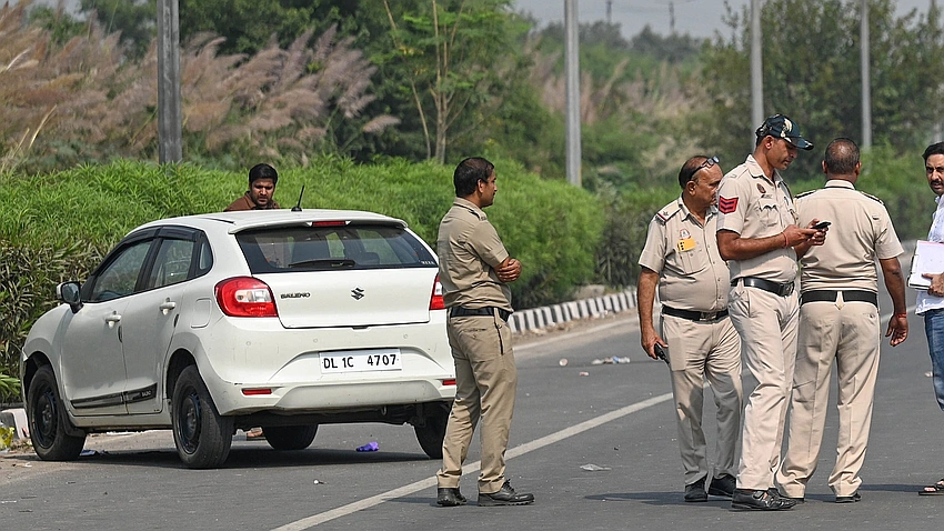 Mercedes crashes near Ambience Mall, Delhi: 1 dead, 2 injured