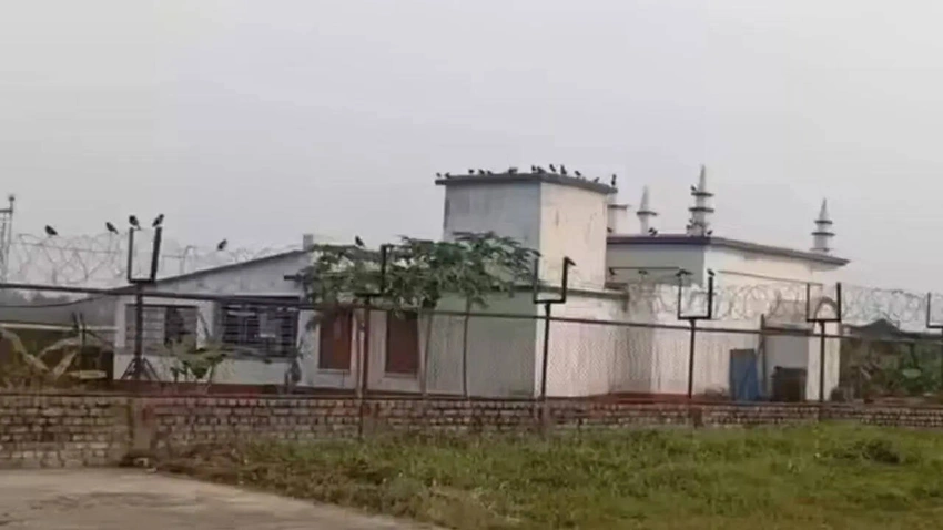 Kolkata Airport Mosque Entry Halted: CM Adhikari Cites National Security!