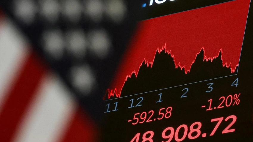 AI Fears Slam US Software Stocks, Wiping Trillions in a Week