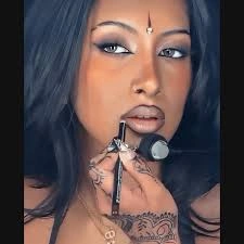 Profile Photo of tara_the_silk_expert_65