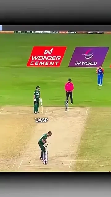 Bumrah's fiery celebration 

Watch Bumrah's distinctive celebration after a key wicket.

#Bumrah #Cr