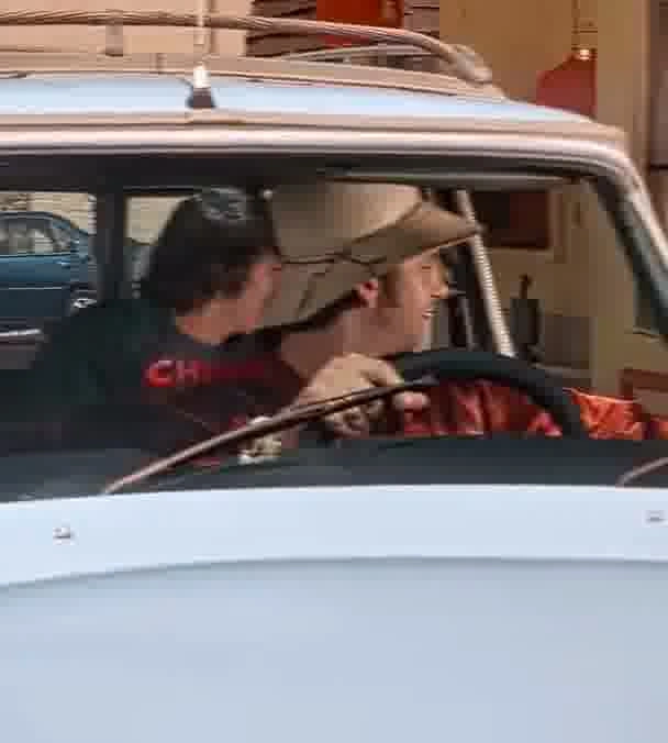 Chinese food chaos: 

When a simple food run turns into a completely unhinged movie moment.

#DudeWh