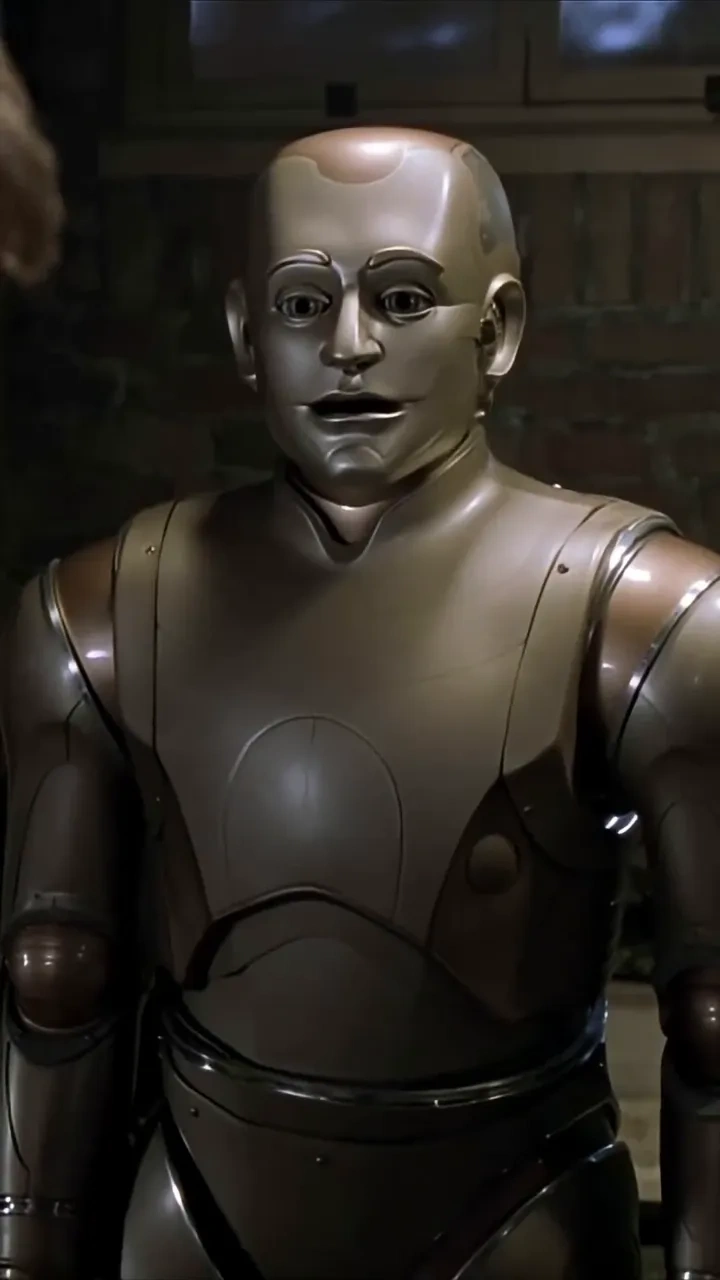 Real robot revealed: 

Practical effects, not CGI—see how the Bicentennial Man suit came alive.

#Bi