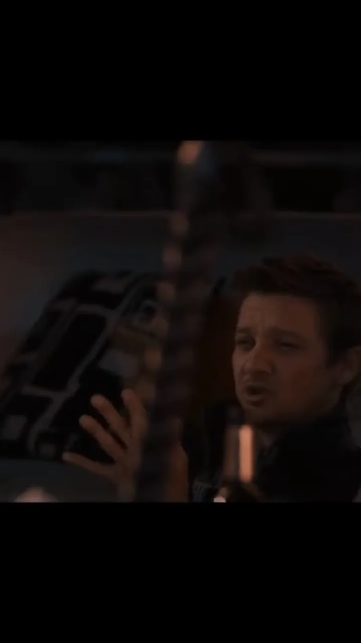 Mjolnir lift moment: 

A quick look at Thor lifting Mjolnir in Age of Ultron.

#Avengers #AgeOfUltro