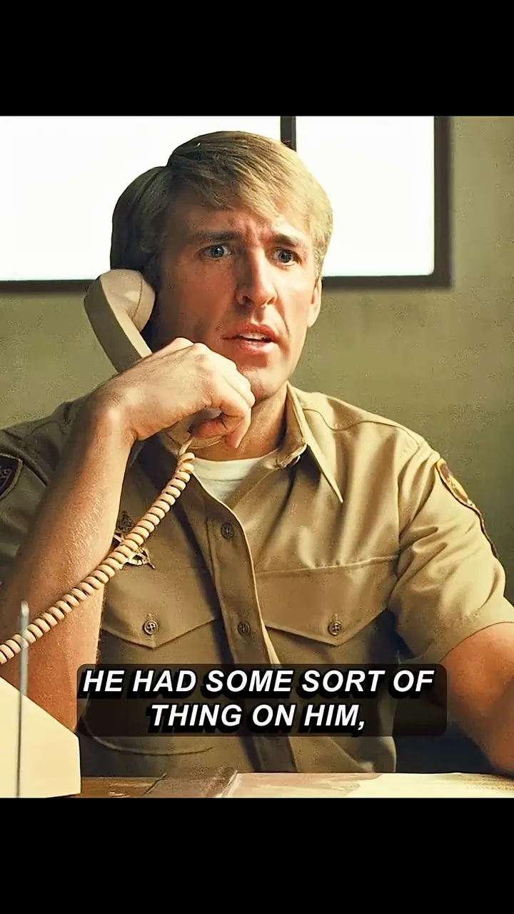 Desert chase of fate: 

A cash haul, a relentless hunter, and a town haunted by choices.

#NoCountry