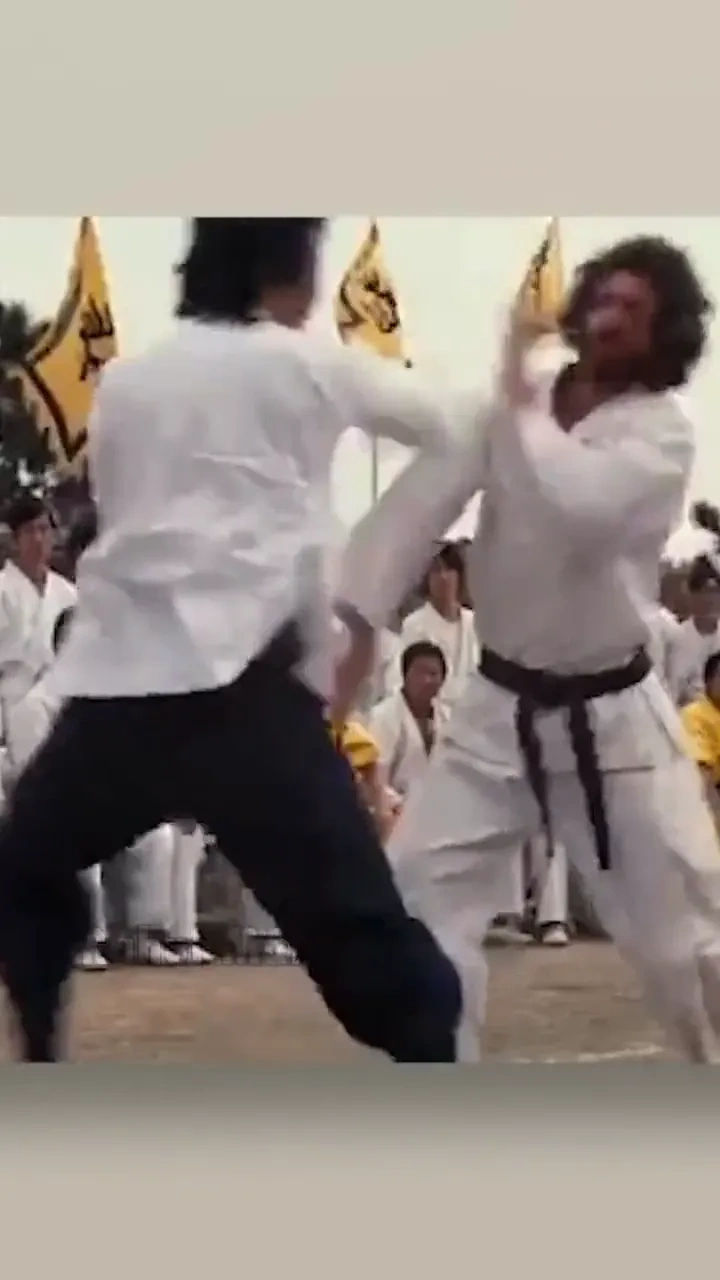Bruce lee's one finger 

Watch Bruce Lee show incredible one-finger moves in this quick clip.

#Bruc