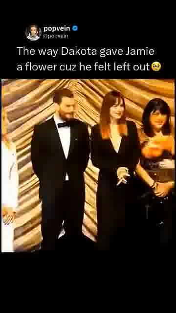 Dakota’s sweet flower gesture: 

Jamie looked left out, so Dakota made the moment a little sweeter 🥹